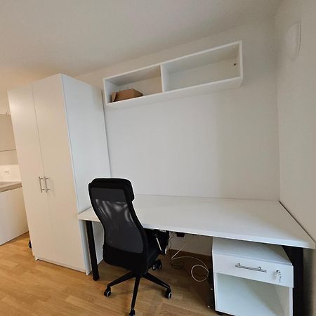 Modern Apartment Self Check In Нюрнберг Екстериор снимка